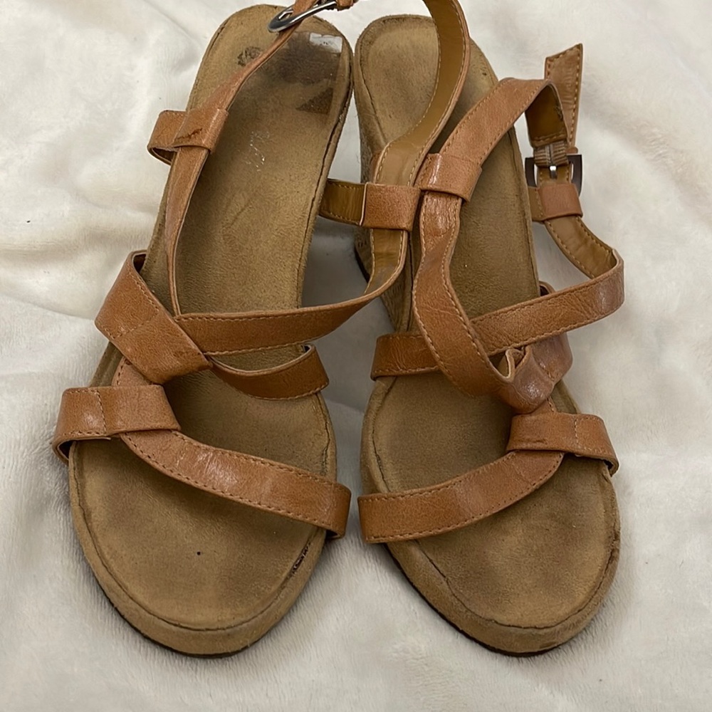 Wedge heels